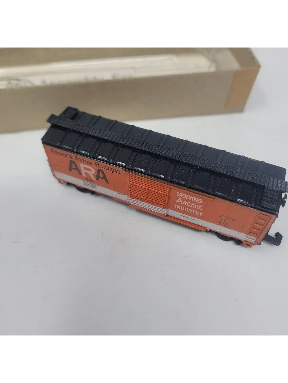 Con-Cor N Scale 40' Boxcar Arcade Attica Railroad ARA 501 Orange w/ Box
